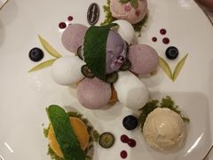 莓果华尔兹风味酸奶冰淇淋冰板烧-哈根达斯(皇庭店)