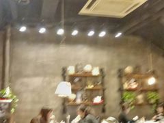 -臻鲜燕海鲜融合餐厅(金陵style店)