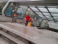 -红土地(地铁站)