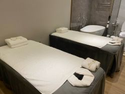 -香港倾城国际·美容美体中心