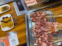 -哈尔滨小酒馆·鲜肉现穿自助烧烤(康新花园店)