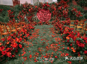 春天到了 真的不要来一场浪漫温柔的户外婚礼嘛