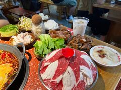 -赵美丽·重庆社区火锅·直营店(火车东站·中豪国际店)