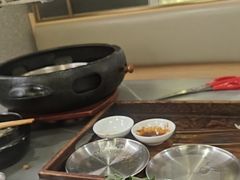 -围炉肉舍•炭烤活鳗•丹东海鲜烤肉(步行街店)