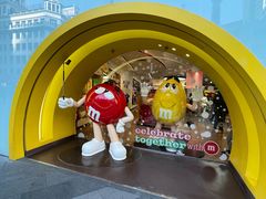 -m豆巧克力世界(上海世茂广场店)