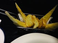 餐前面包-C&R西班牙餐厅