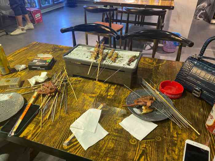 你瞅啥东北烧烤(夏湾店)-"一家味道很正宗的东北烧烤 有个可以一直加.