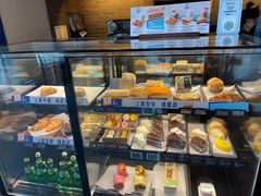 面包甜点陈列柜-星巴克(郑州曼哈顿广场店)