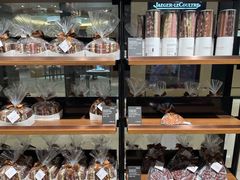 面包甜点陈列柜-Laderach 莱德拉(上海环贸iapm店)