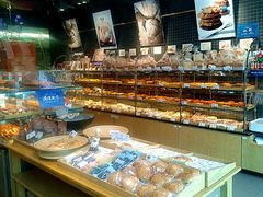 面包甜点陈列柜-巴黎贝甜(大宁国际商业广场店)