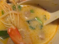 -大头虾越式风味餐厅(光明广场店)