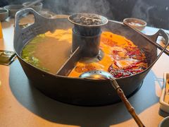 -三出山火锅(南京万象天地店)