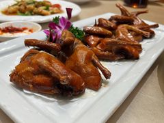 石岐乳鸽-轩记海鲜餐厅·四十五年老字号·经典粤菜(西区彩虹店)