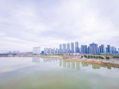 -南京眼步行桥