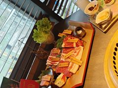 -铭牛烧肉·和牛海鲜自助(高新月牙湖店)
