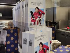 -瑞幸咖啡(凯德龙之梦莘庄店)