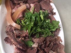 带皮狗肉-延边民俗村狗肉馆(重庆胡同店)