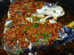 -阿瓦山寨·湘菜现炒·剁椒鱼头王(咸阳总店)