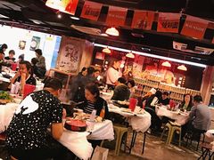 大堂-鲜入围煮花胶鸡海鲜火锅