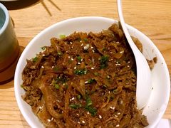 洋葱烧牛肉饭-初居食屋日式料理(万象城购物中心店)