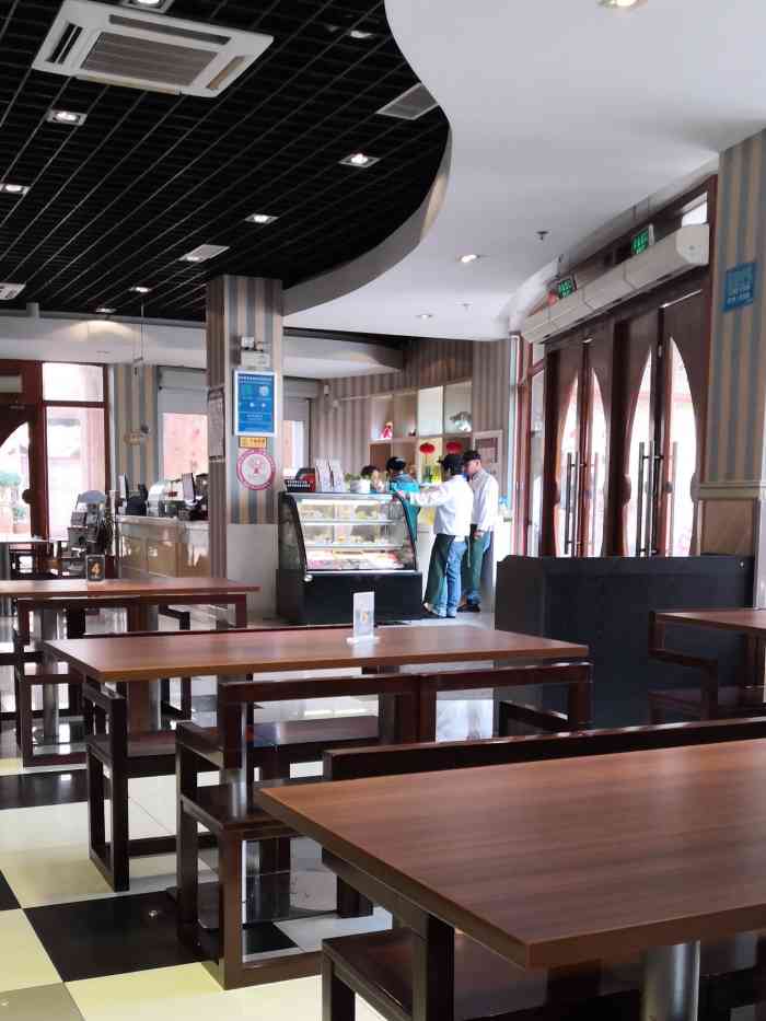 达人尚座餐厅-"冬日的嬉戏谷比较冷清,餐厅也是间隔着轮休.