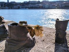 -多瑙河畔鞋履雕塑