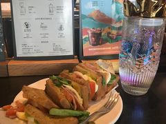 -星巴克臻选(上海淮海百盛购物中心店)