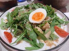 鸡肉沙拉-YUE·6·西式融合餐厅(外滩六号店)