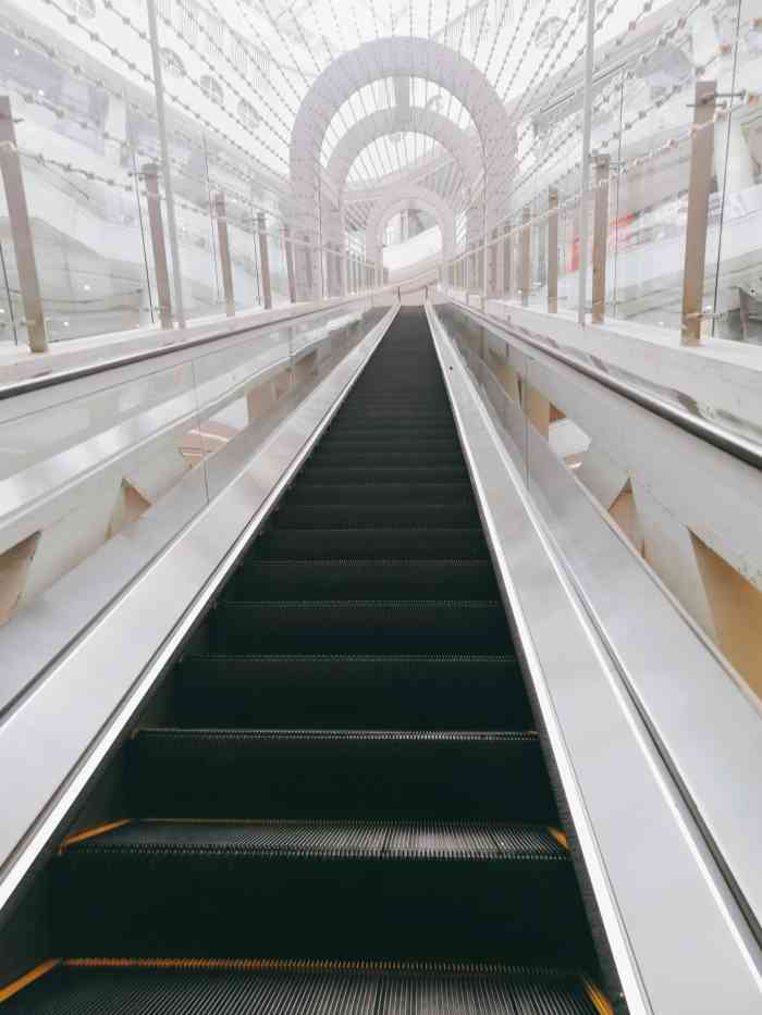 金爵万象商业广场-"在这个高科技时代,一直想有一个无人机,首.