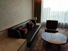 -上海虹桥西郊假日酒店