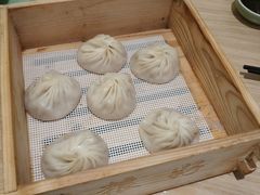 鲜牛展小笼包-锦粤宫·融合粤菜(上海金沙江店)