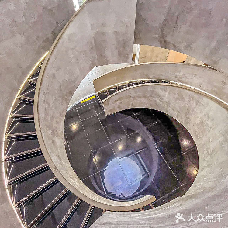 📍 云间粮仓里的"美学餐厅"!
