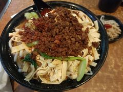 -丽虹云南过桥米线(兴工街店)