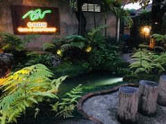 -Chom Cafe and Restaurant