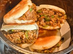 酥皮肉夹馍-甄御•海鲜新青岛菜(麦岛店)