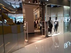 -URBAN REVIVO(济南领秀城贵和购物中心店)