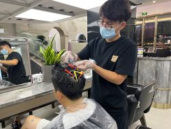 -苏奇发型·烫发染发