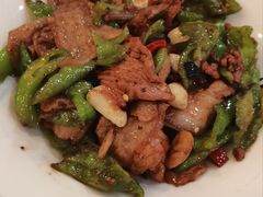 农家小炒肉-鑫巴蜀小镇 · 水煮鱼专研店(玉桥店)