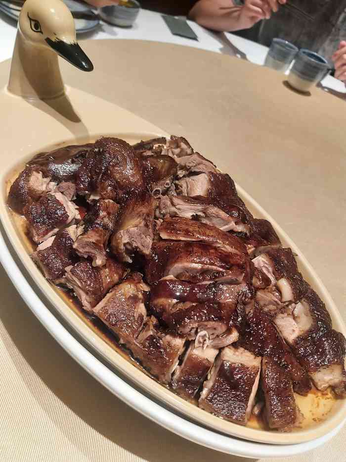 八府香鸭-"一家很有格调的小餐厅,人还蛮多的,环境没.