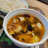 店铺就在循礼门轻轨站站台下面，非常好找