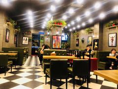 -愉肴麻辣香锅(中山路店)