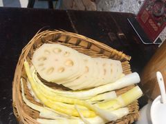 -四小区火锅·巷子里的重庆火锅(花照壁店)