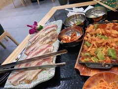-臻牛烤肉
