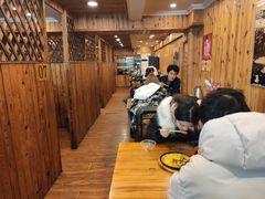 大堂-老东镇啤酒屋海鲜加工·蒸汽海鲜·海鲜烧烤(台东店)