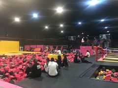 -嘿哟动霸CHUA·新潮玩运动娱乐中心·蹦床滑冰团建乐园