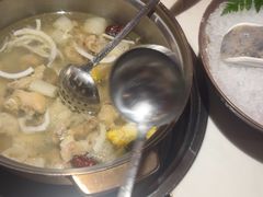 -喃喃椰·糟粕醋·椰子鸡火锅(七堡花园店)
