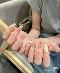-UGIRL有个美甲
