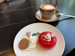 圣诞老人慕斯蛋糕-两岸咖啡(平湖店)