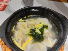 蟹粉小馄饨-馋三尺蟹粉小笼(人民广场店)