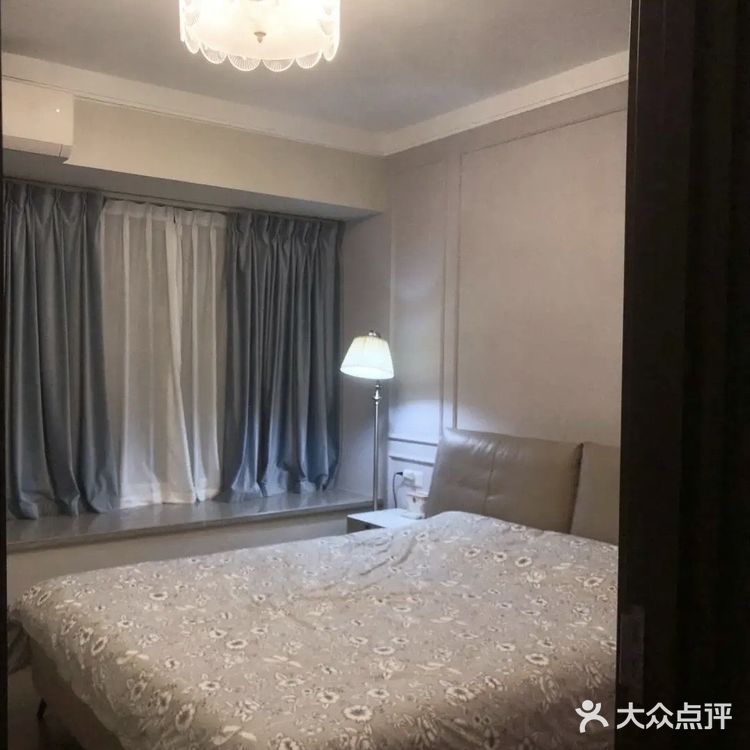 这样常见的两室户型还带阳台花园,真的很不错,准备入住了